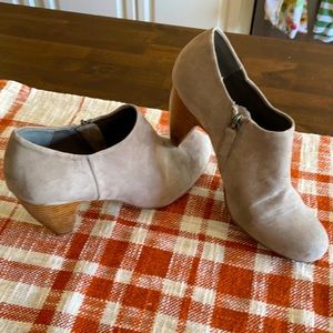 Gray booties with wood stacked heel Crown vintage size 10